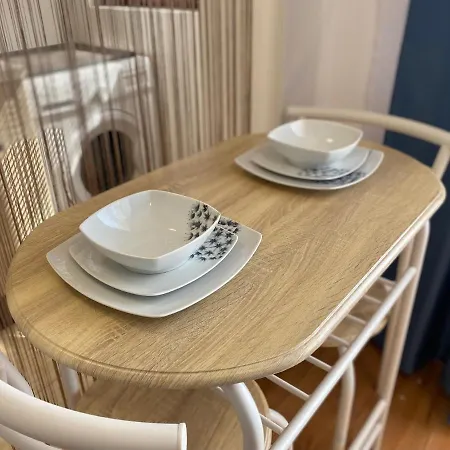 Summer Breeze 110 Cozi Apartament *