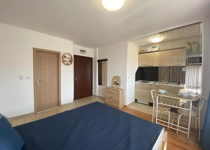 Апартамент Summer Breeze 110 Cozi *